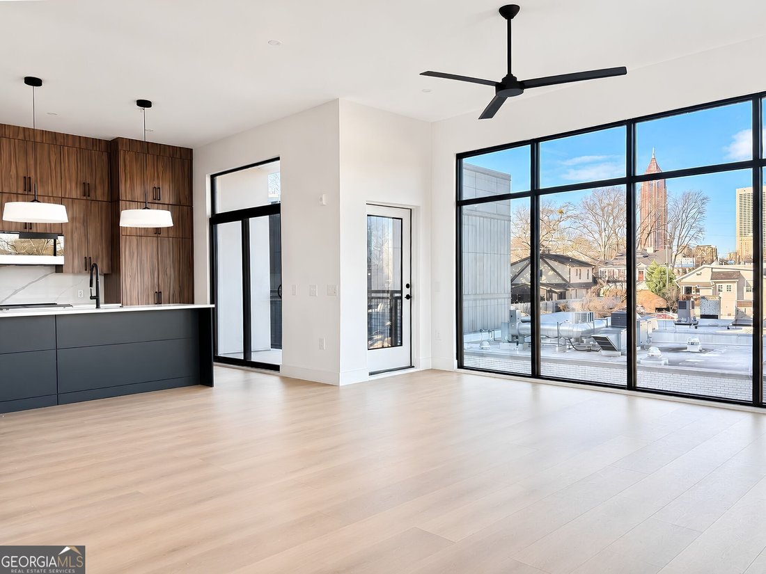 Condo in Atlanta, Georgia, United States 1 - 16990321