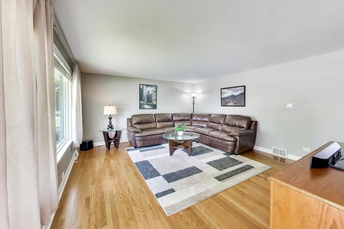 House in Westchester, Illinois, United States 2 - 18638072