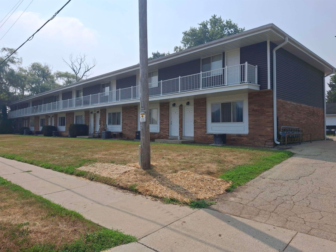 Apartment in Watertown, Wisconsin, United States 2 - 18638460