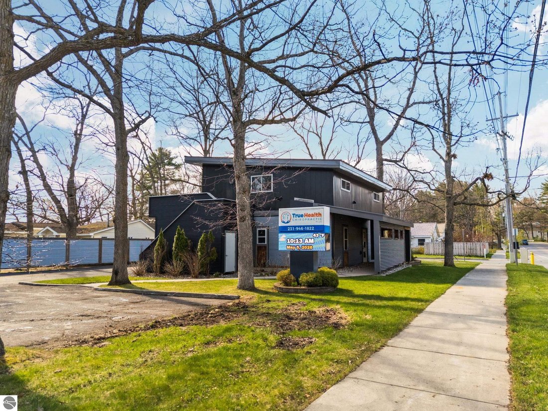 House in Garfield Township, Michigan, United States 1 - 18636800