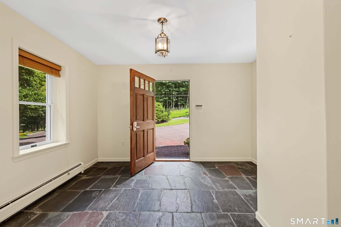 House in Woodbury, Connecticut, United States 2 - 18639517