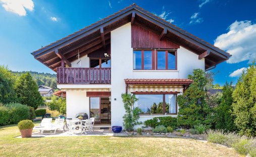 House in Arzier-Le Muids, Vaud, Switzerland 1