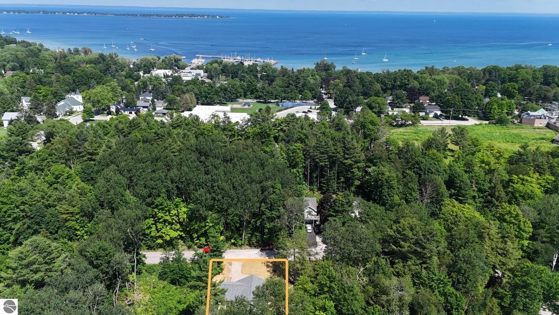 House in Northport, Michigan, United States 2 - 18636074
