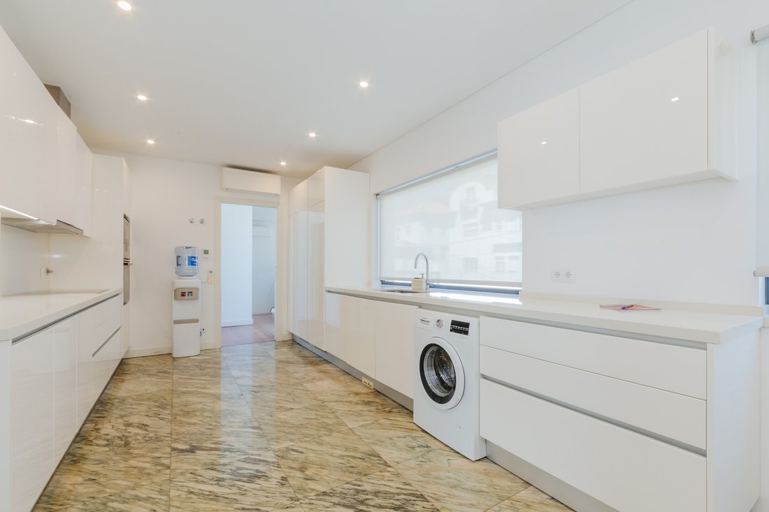 Apartment in Estoril, Cascais e Estoril, Lisbon 4 - 18638933