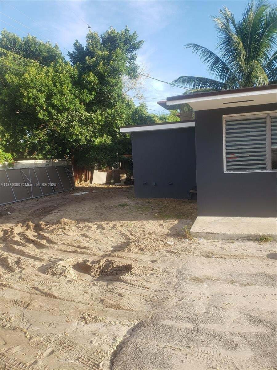 Miami, Florida, United States 2 - 18637826