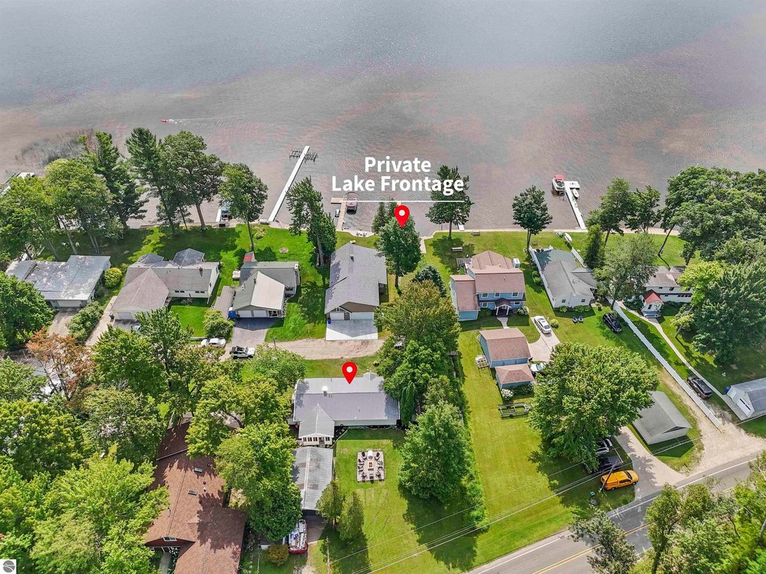 House in Cadillac, Michigan, United States 3 - 18635758