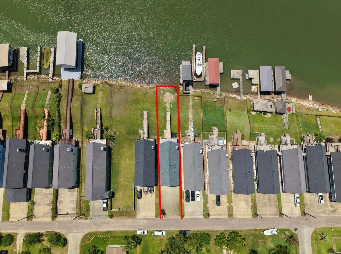 House in Freeport, Texas, United States 5 - 18638375