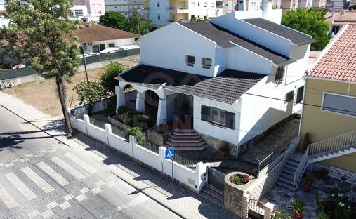 House in Benavente, Santarem District, Portugal 1
