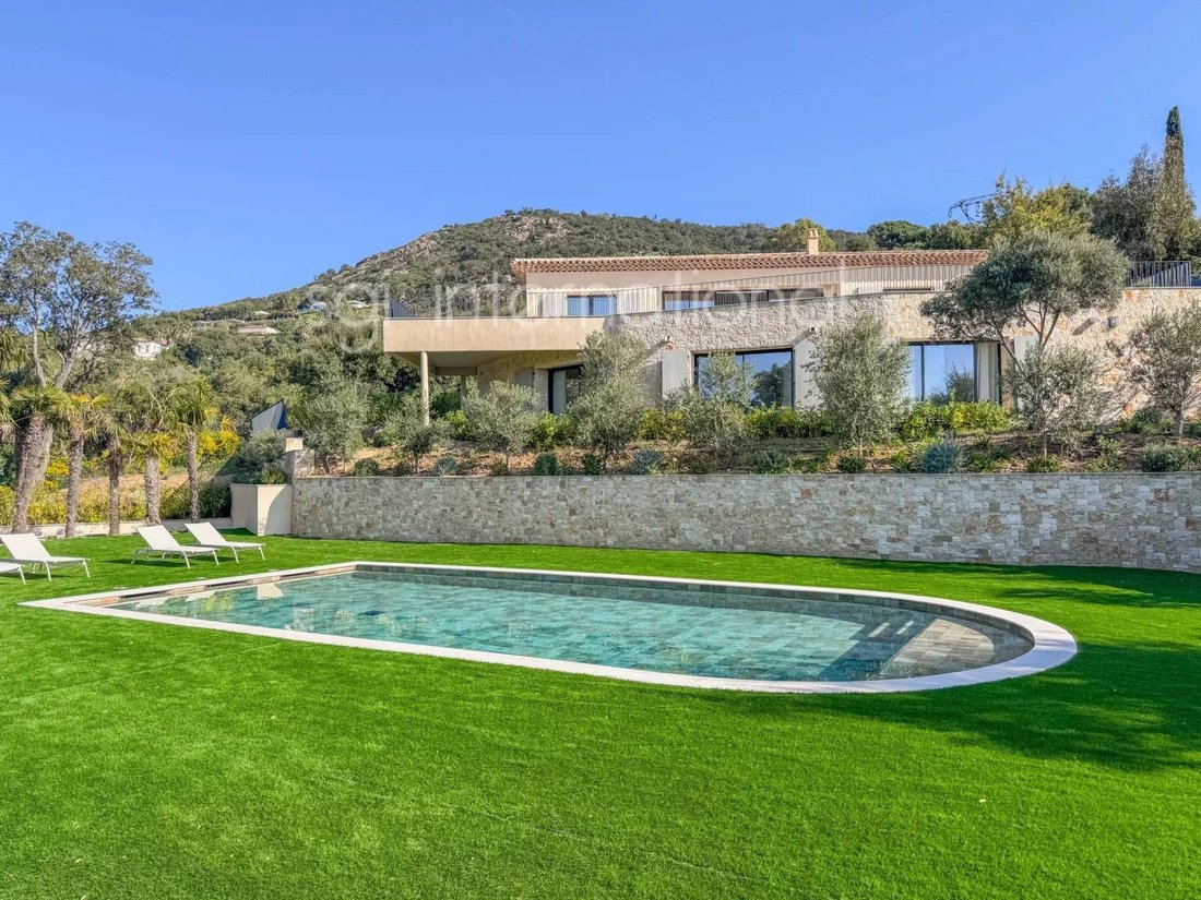 House in Grimaud, Provence-Alpes-Côte d'Azur, France 4 - 17796191