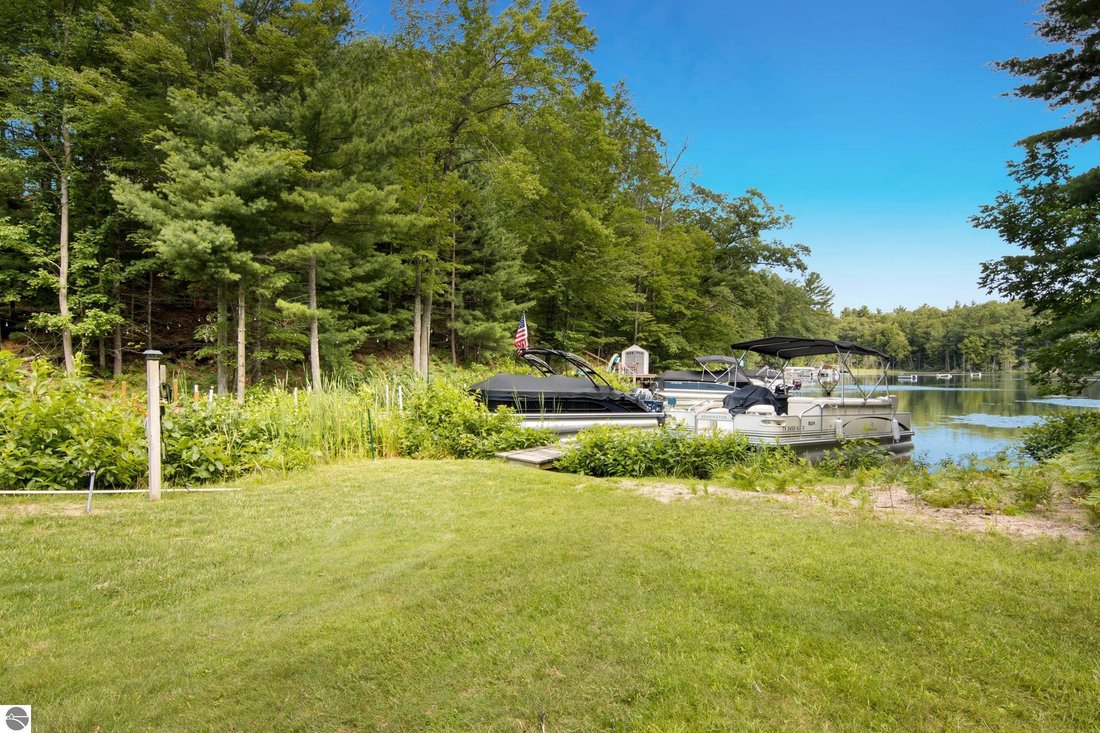 House in Traverse City, Michigan, United States 2 - 18636622