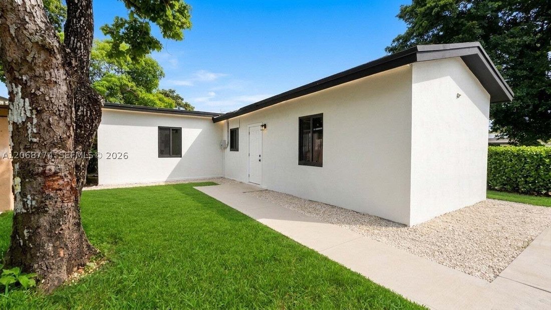 House in Miami, Florida, United States 5 - 18634120