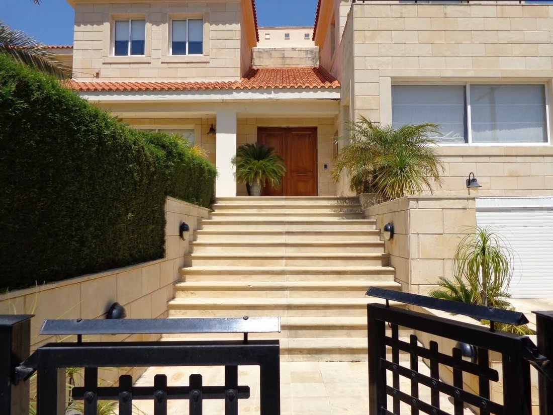 Villa in Germasogeia, Limassol, Cyprus 1 - 16376317