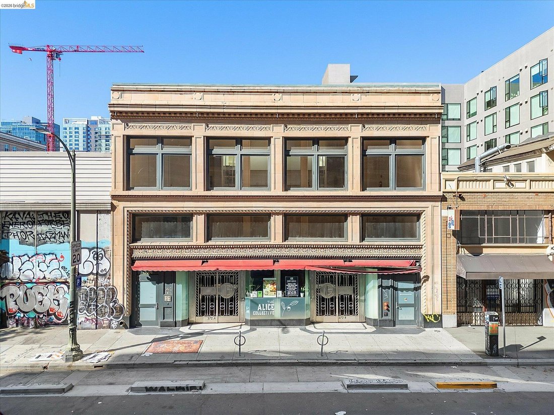 Oakland, California, United States 1 - 18637359
