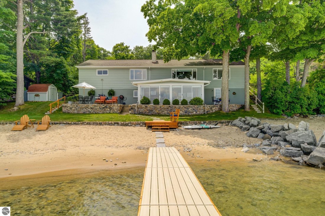 House in Garfield Township, Michigan, United States 2 - 18636418