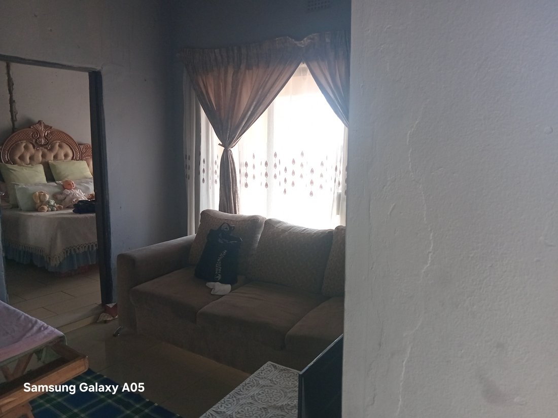 House in Vanderbijlpark, Gauteng, South Africa 2 - 18635164