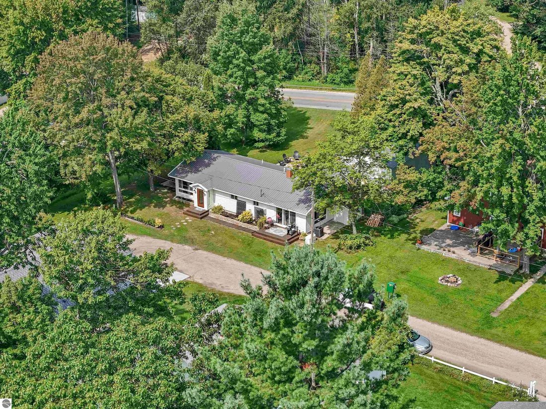House in Cadillac, Michigan, United States 4 - 18635758