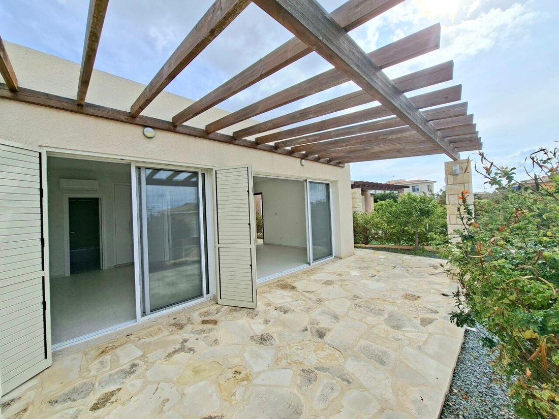 Villa in Chloraka, Paphos, Cyprus 2 - 17295633