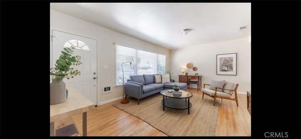 Altadena, California, United States 4 - 18638220