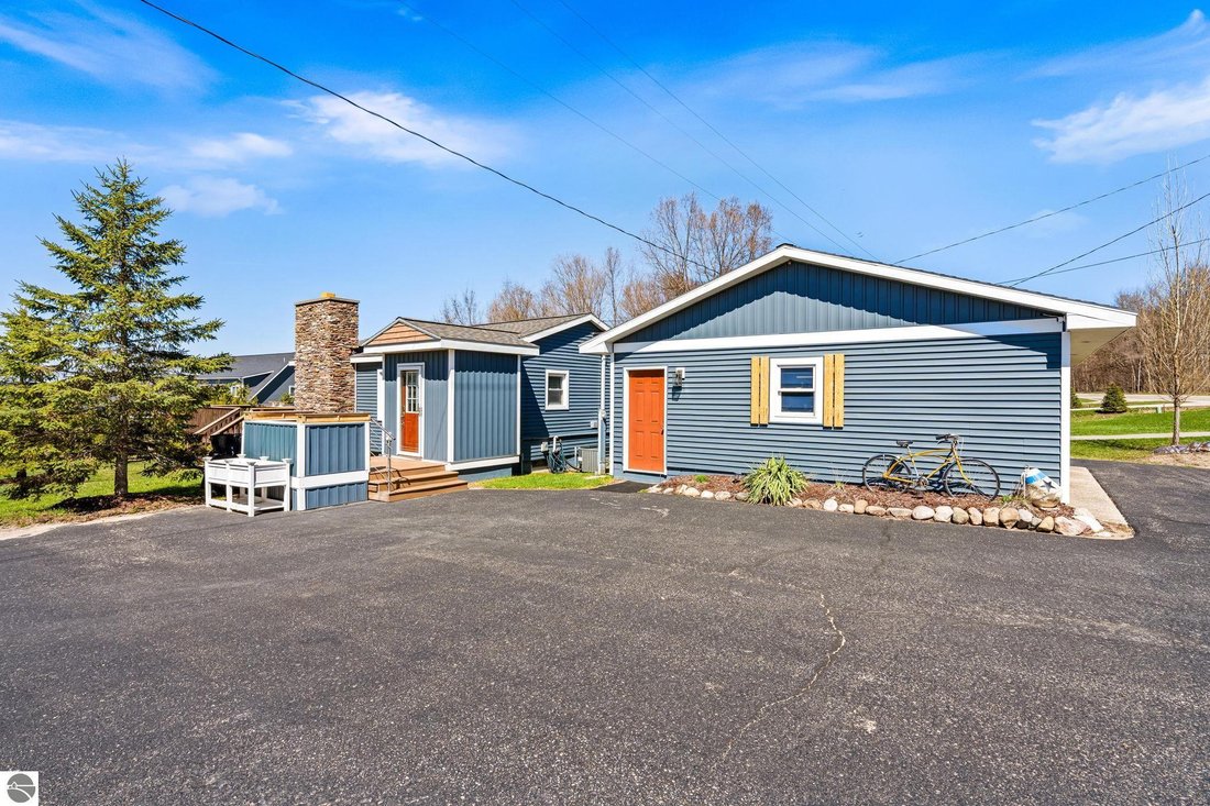House in Alden, Michigan, United States 5 - 18635941