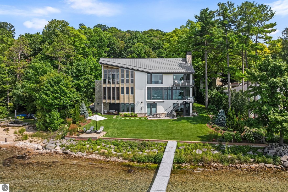 House in Traverse City, Michigan, United States 2 - 18636649