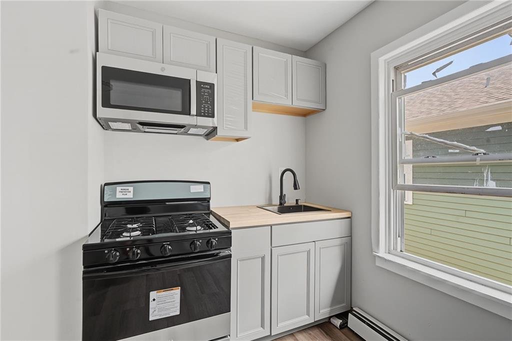 House in Cranston, Rhode Island, United States 2 - 18634595