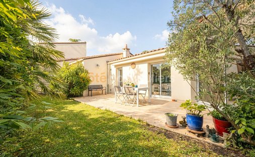 Villa in Nord, Basse-Goulaine, France 1