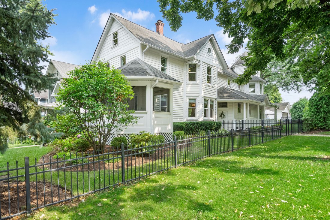 House in Hinsdale, Illinois, United States 2 - 18632955