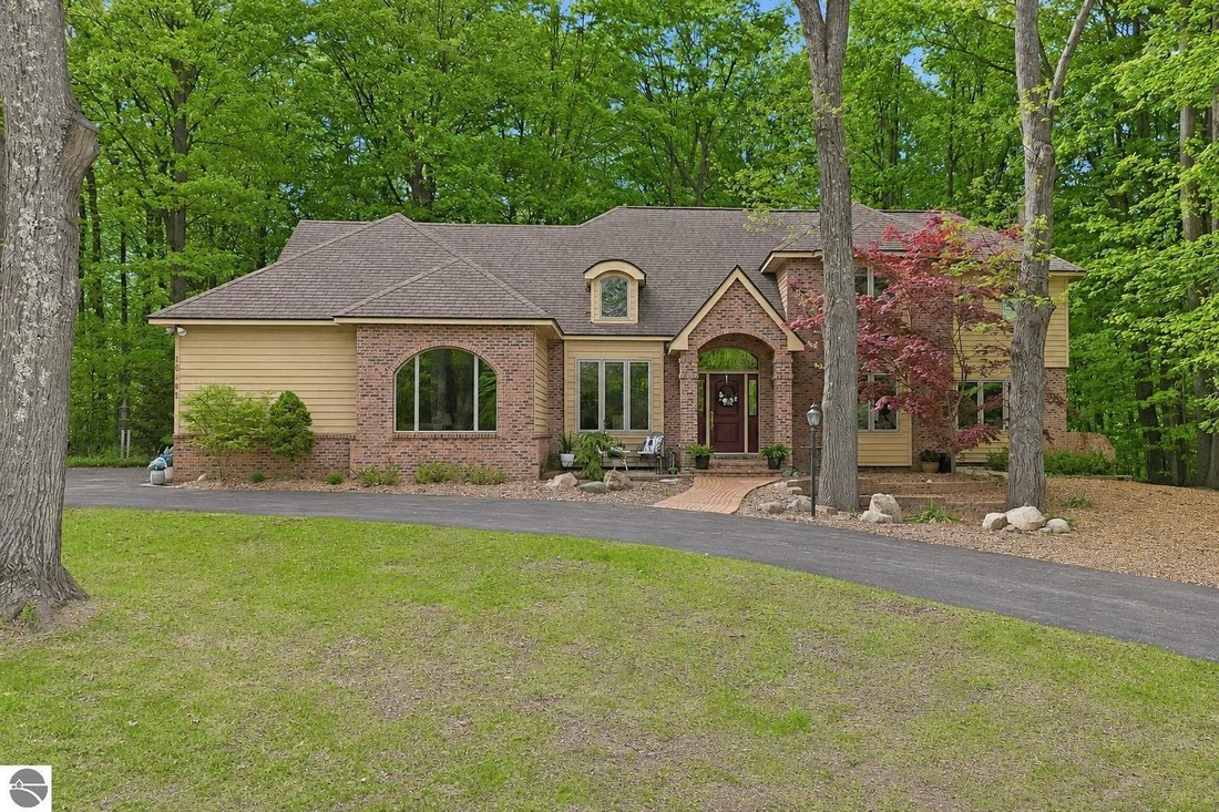 House in Garfield Township, Michigan, United States 4 - 18635901