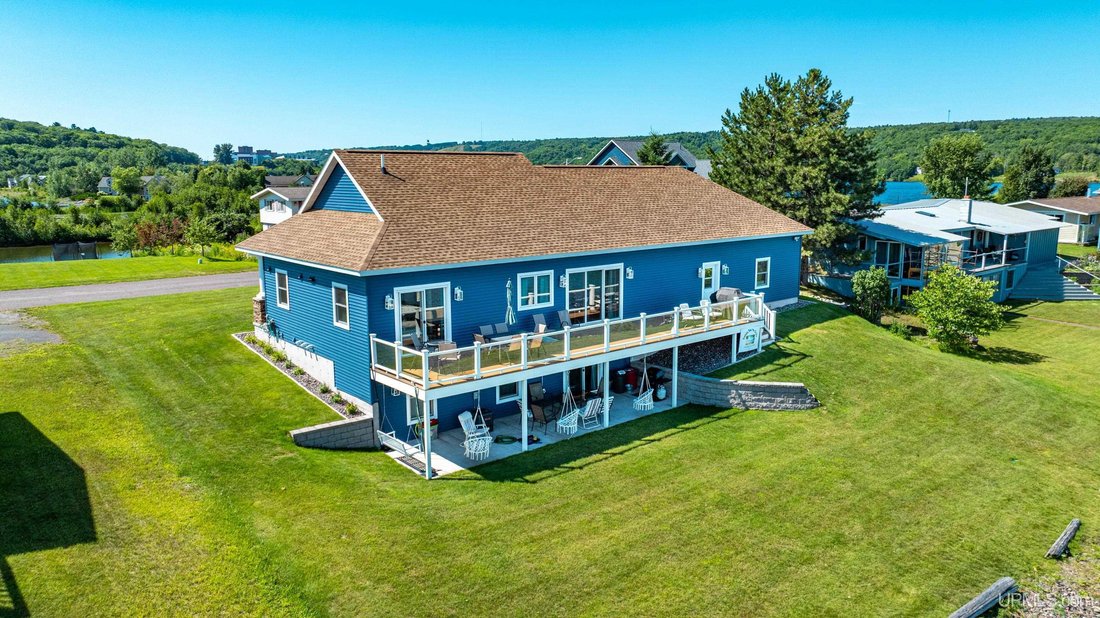 House in Houghton, Michigan, United States 3 - 18639602