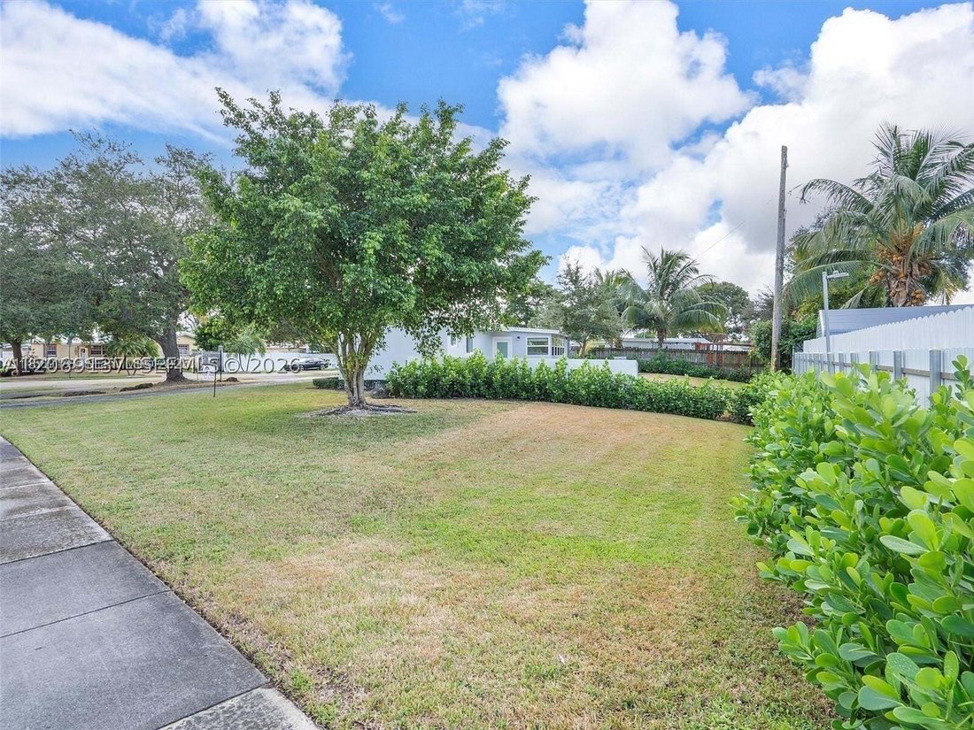 House in Hialeah, Florida, United States 2 - 18637768