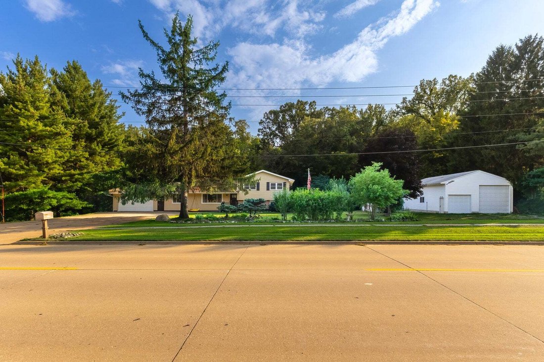 House in Bettendorf, Iowa, United States 1 - 18638065
