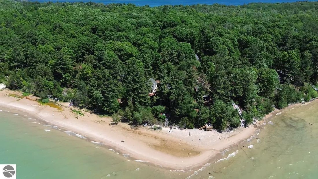 House in Elk Rapids, Michigan, United States 3 - 18636670