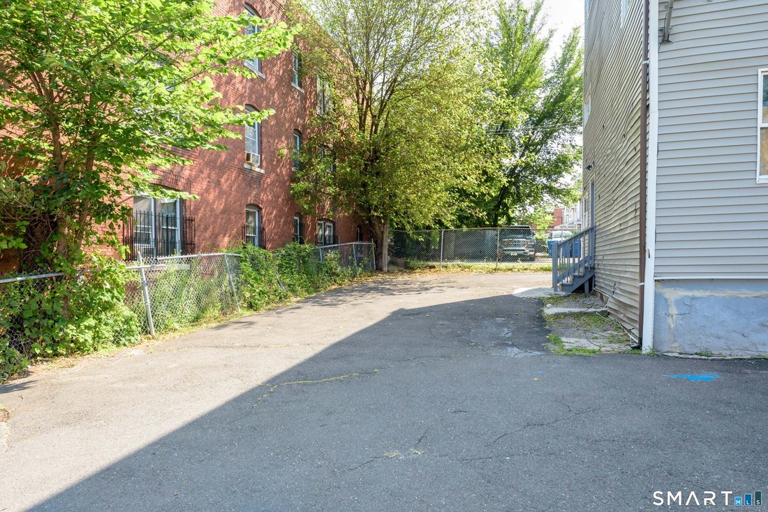 Hartford, Connecticut, United States 5 - 18633036