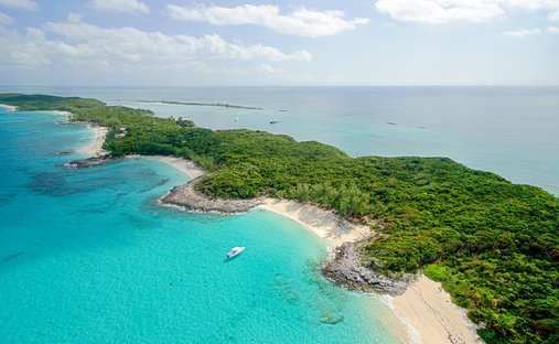 Land in Nassau, New Providence, The Bahamas 1