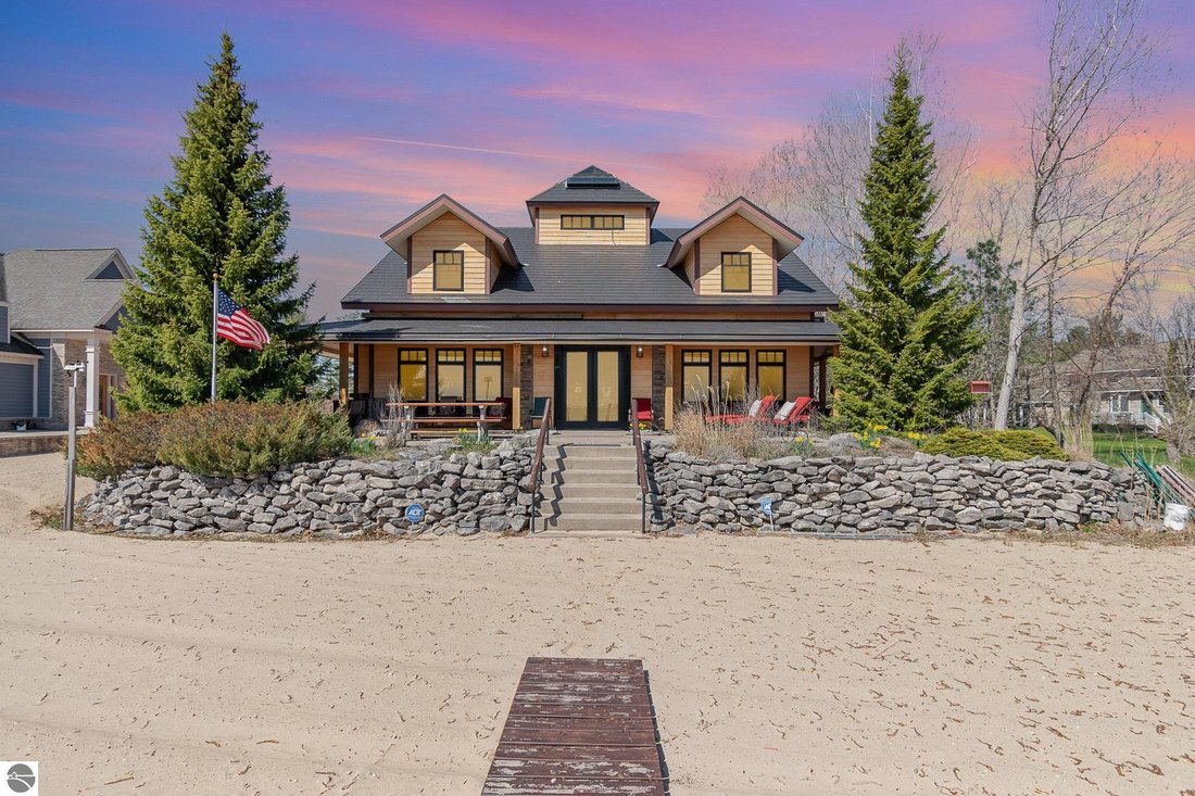 House in East Tawas, Michigan, United States 1 - 18635845