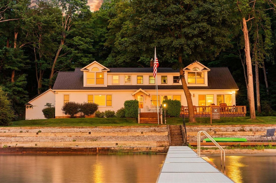 House in Traverse City, Michigan, United States 1 - 18596594