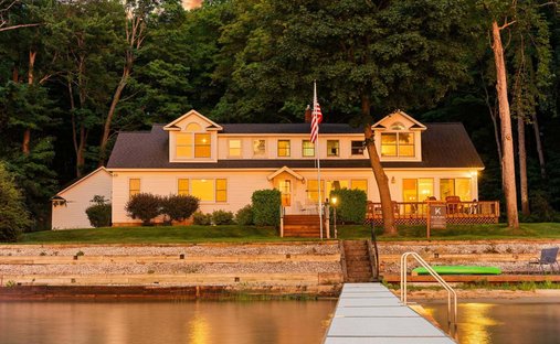 House in Traverse City, Michigan, United States 1