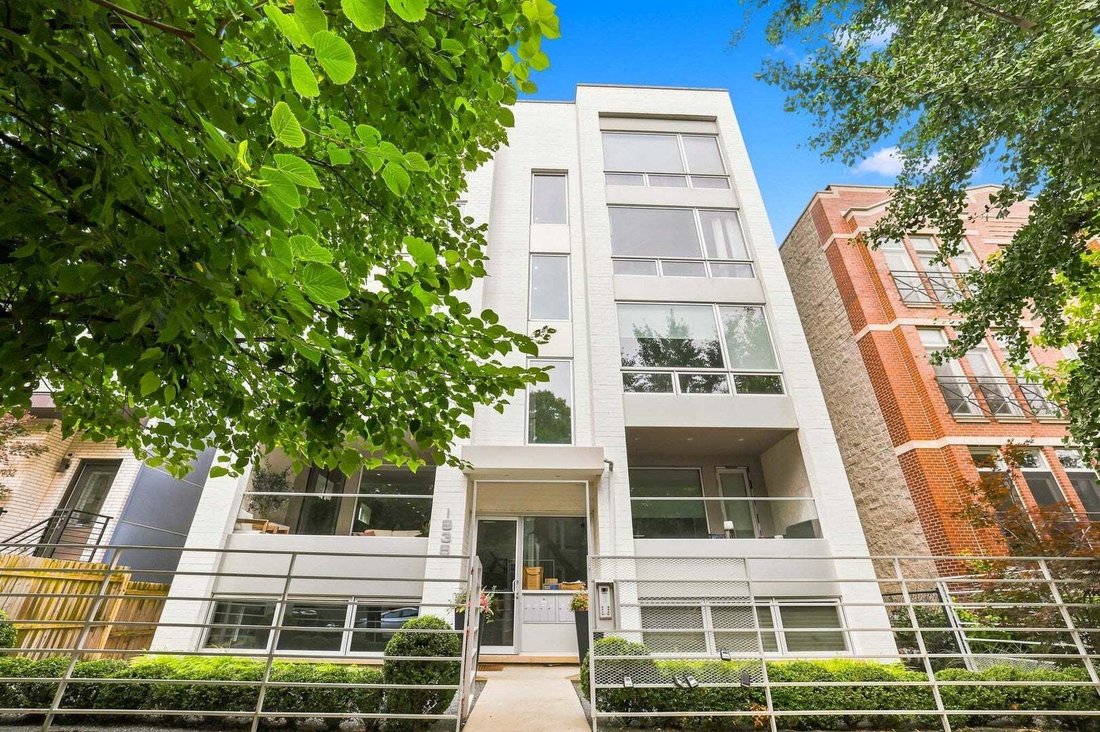 Condo in Chicago, Illinois, United States 1 - 18634089