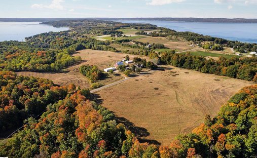 House in Traverse City, Michigan, United States 1