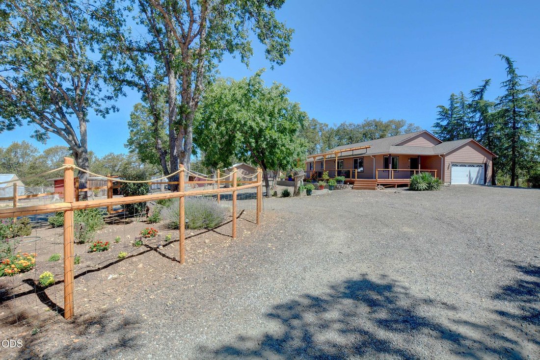 House in Eagle Point, Oregon, United States 2 - 18633023