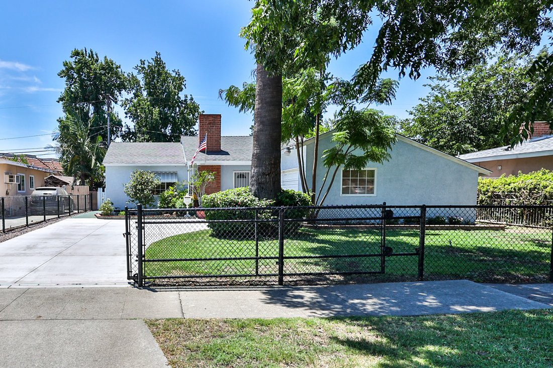 House in Pomona, California, United States 1 - 18634447