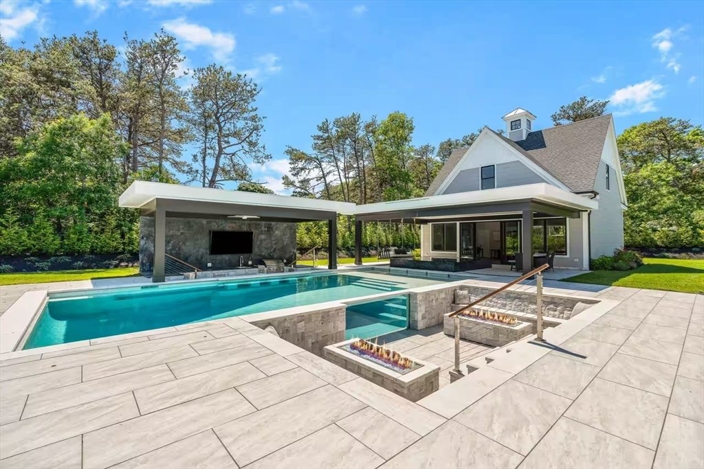 House in Dennis, Massachusetts, United States 1 - 18633827