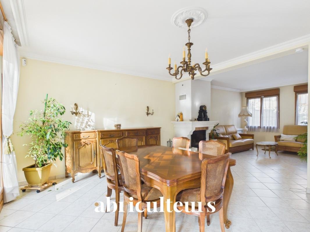 House in Chantiers-Prochefontaine, Versailles, France 1 - 18633014