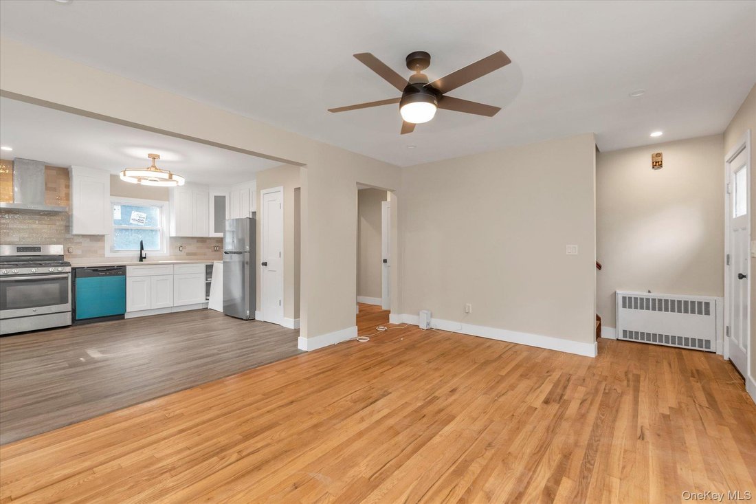 House in Huntington Station, New York, United States 5 - 18638668