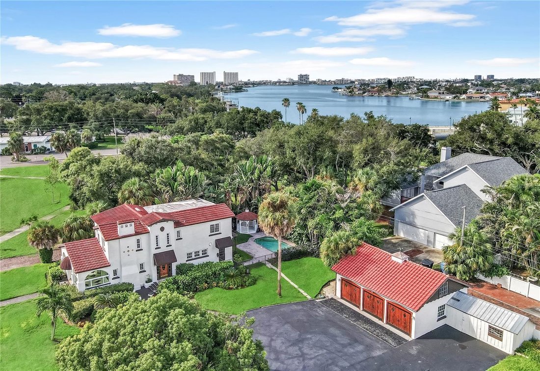 House in St. Petersburg, Florida, United States 1 - 18633511