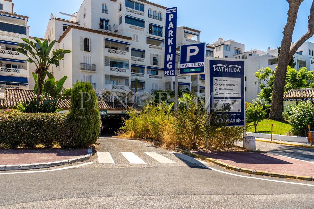 Puerto Banus, Marbella, Spain 2 - 18633678
