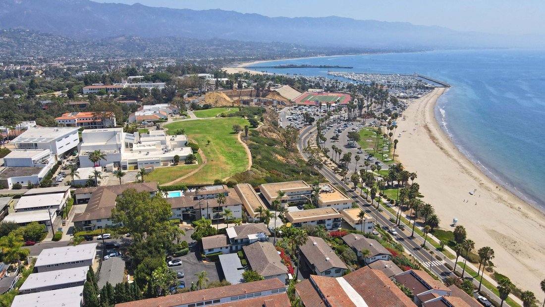 Condo in Santa Barbara, California, United States 5 - 18637107