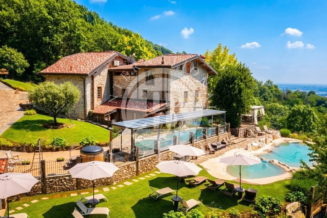 Villa à Alzano Lombardo, Lombardie, Italie 1 - 18634875
