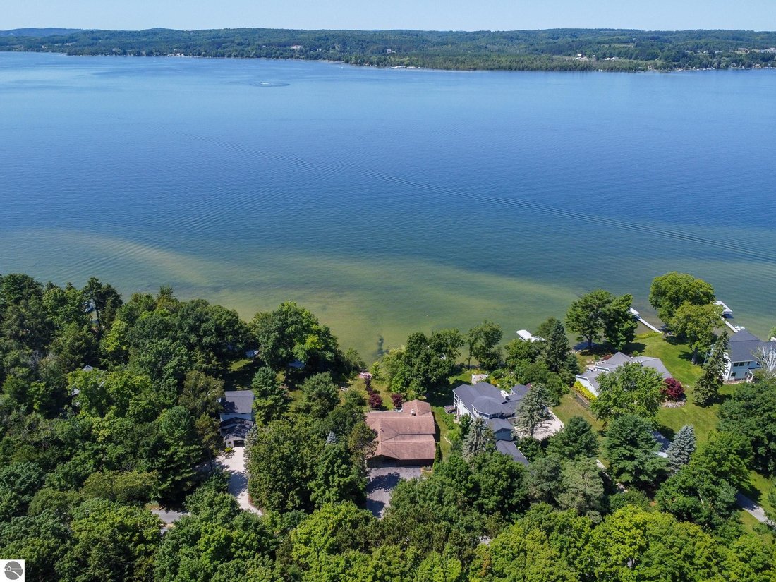 House in Garfield Township, Michigan, United States 1 - 18636215