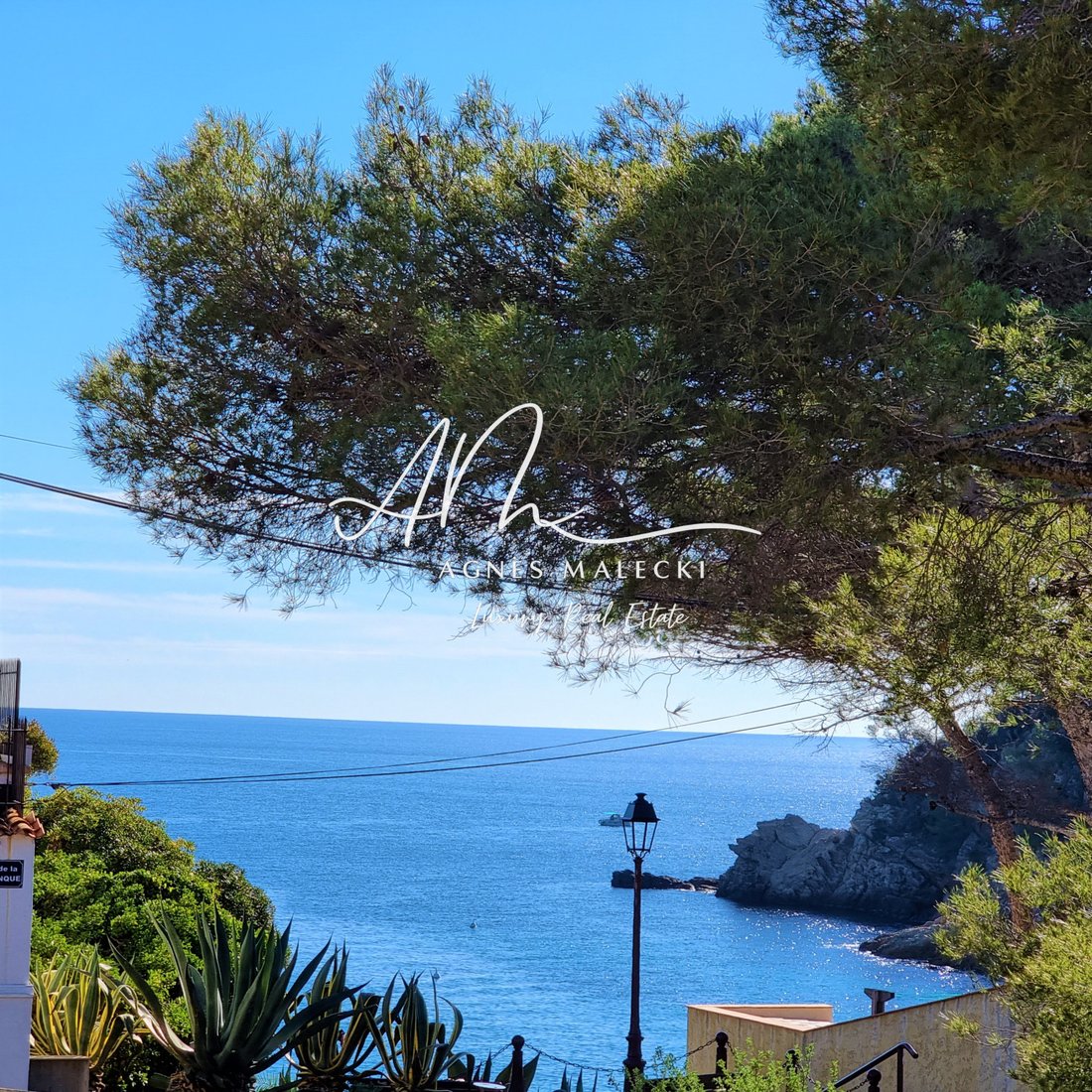 Villa in Nord, Cavalaire-sur-Mer, France 1 - 15389752